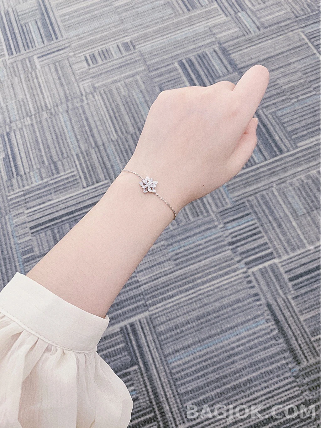반클리프 아펠 Van Cleef & Arpels Lotus 팔찌 상세 이미지
