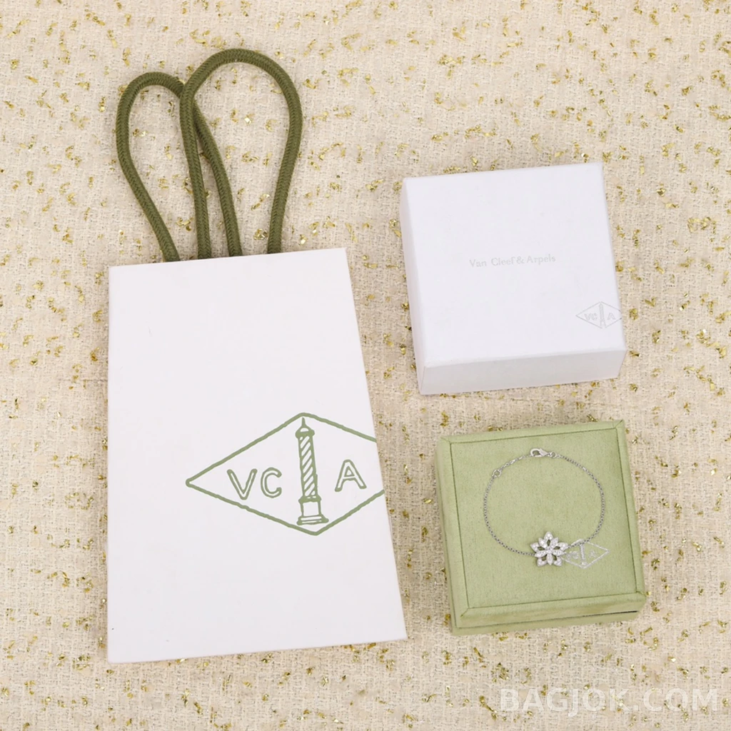 반클리프 아펠 Van Cleef & Arpels Lotus 팔찌 상세 이미지