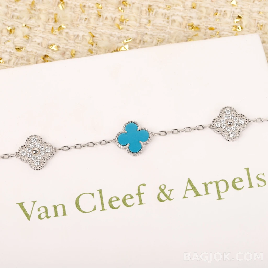 반클리프 아펠 Van Cleef & Arpels Vintage Alhambra 화이트 골드 기요셰 팔찌 상세 이미지