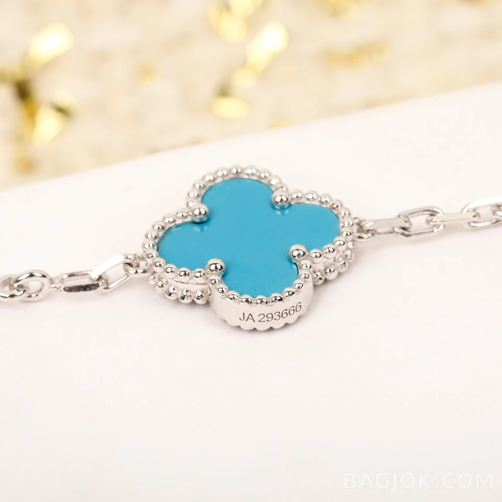 반클리프 아펠 Van Cleef & Arpels Vintage Alhambra 화이트 골드 기요셰 팔찌 상세 이미지