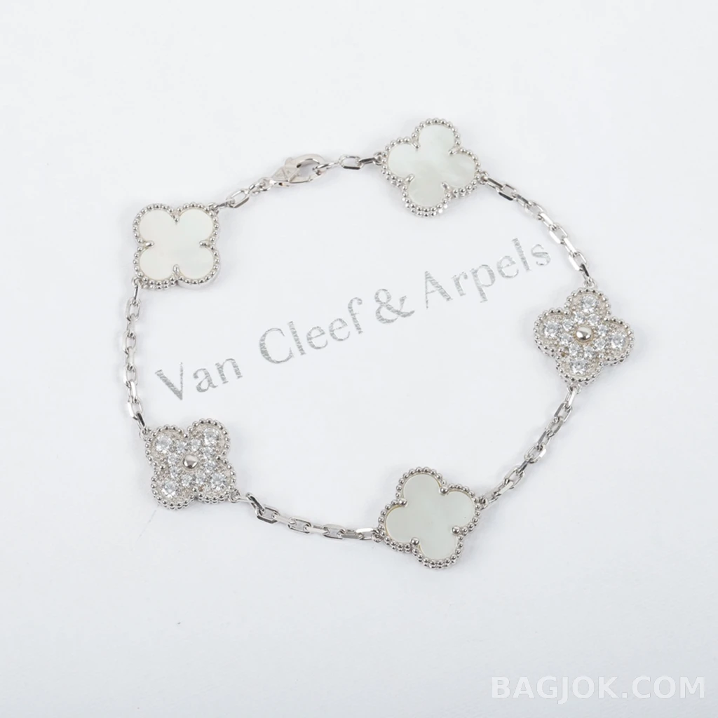 반클리프 아펠 Van Cleef & Arpels Vintage Alhambra 화이트 골드 기요셰 팔찌 상세 이미지