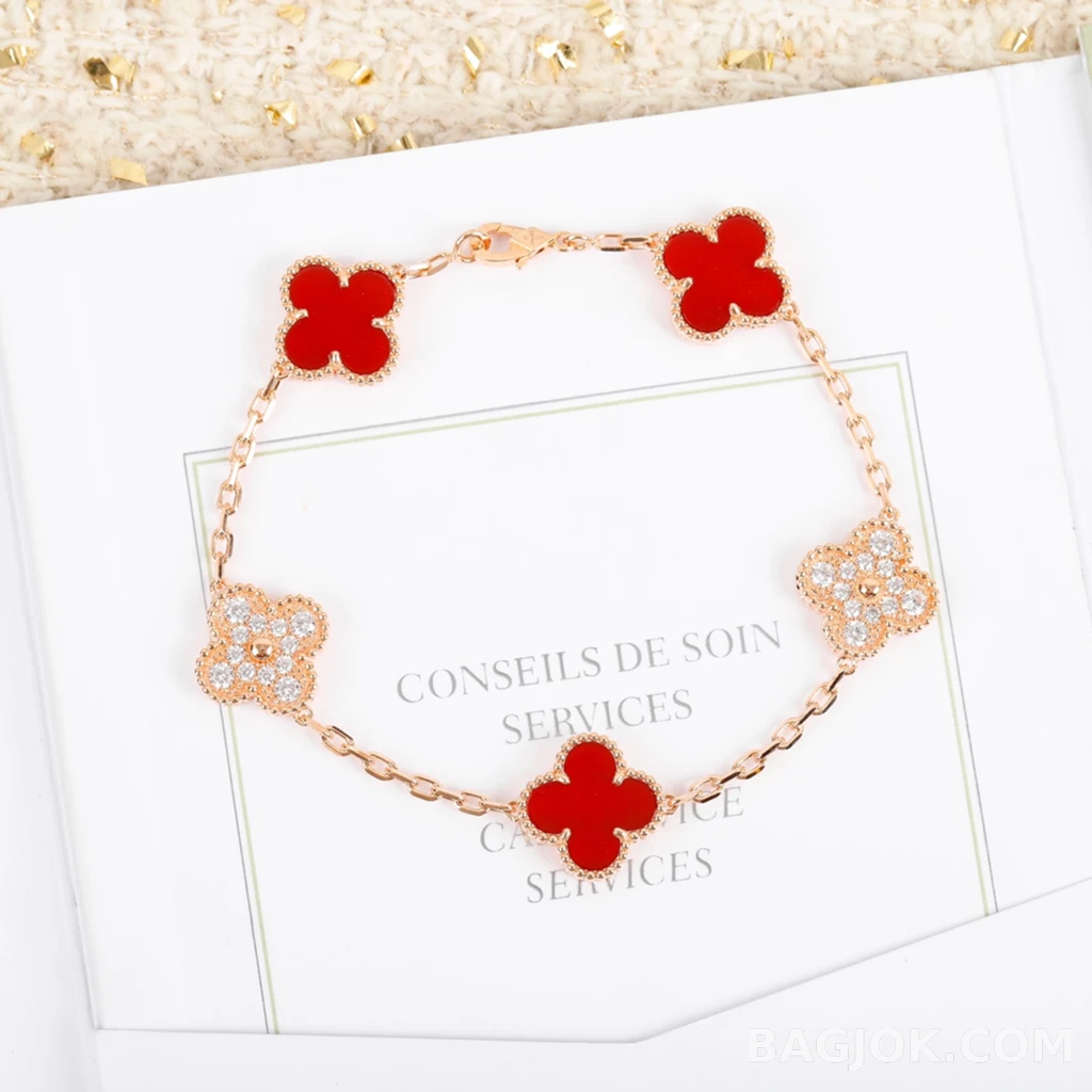 반클리프 아펠 Van Cleef & Arpels Vintage Alhambra 로즈 골드 기요셰 팔찌 상세 이미지
