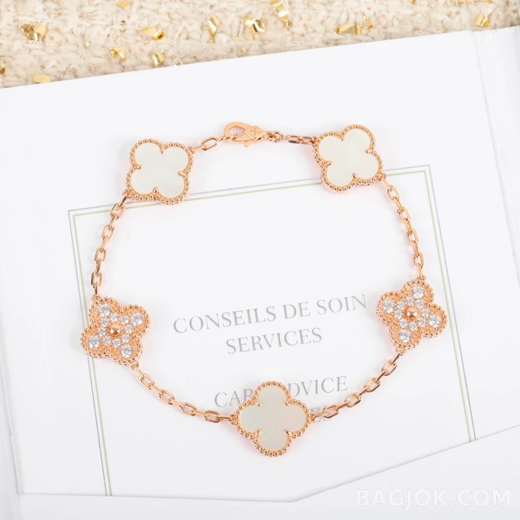 반클리프 아펠 Van Cleef & Arpels Vintage Alhambra 로즈 골드 기요셰 팔찌 상세 이미지