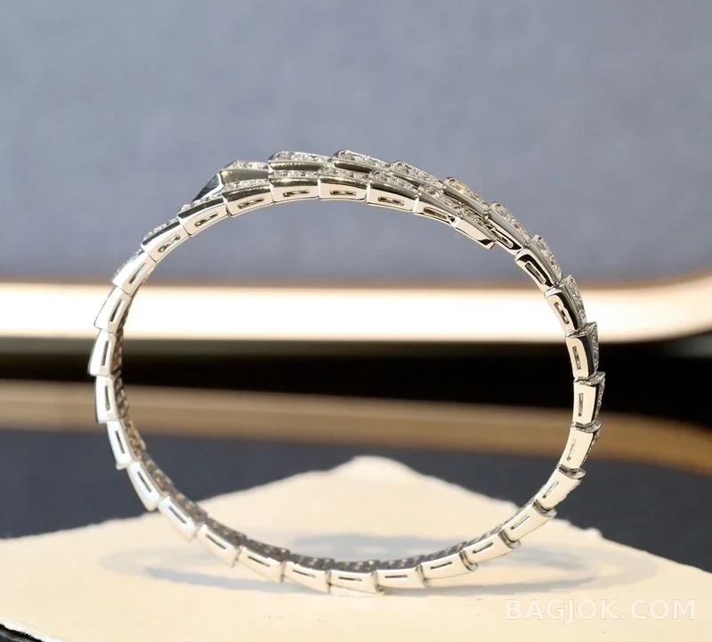 불가리 Bulgari Serpenti Pavé 싱글 코일 브레이슬릿 상세 이미지