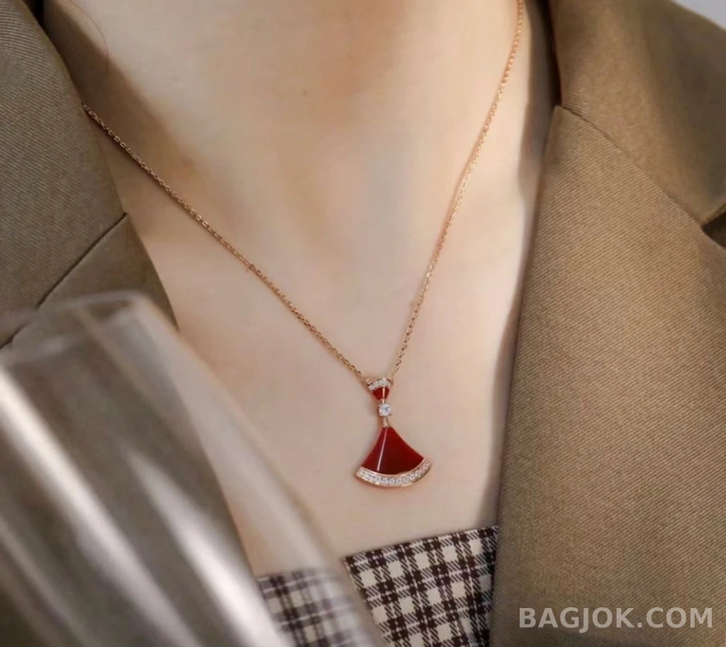 불가리 Bulgari Diva's Dream Half Pavé 목걸이 상세 이미지