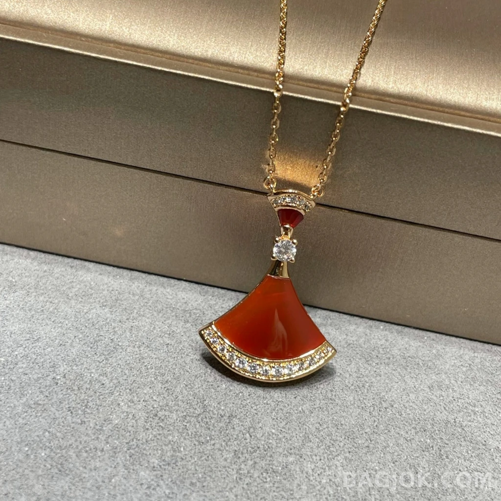 불가리 Bulgari Diva's Dream Half Pavé 목걸이 상세 이미지