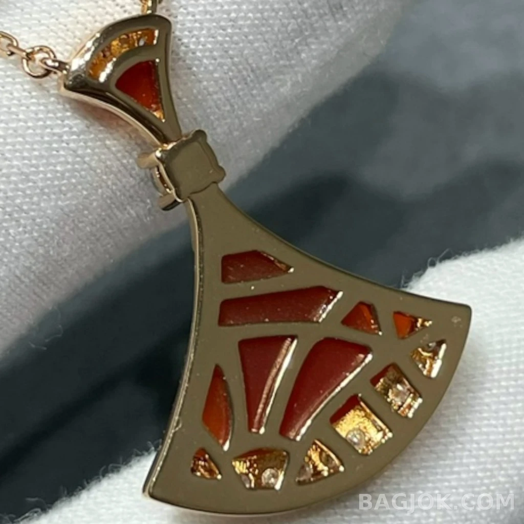 불가리 Bulgari Diva's Dream Half Pavé 목걸이 상세 이미지