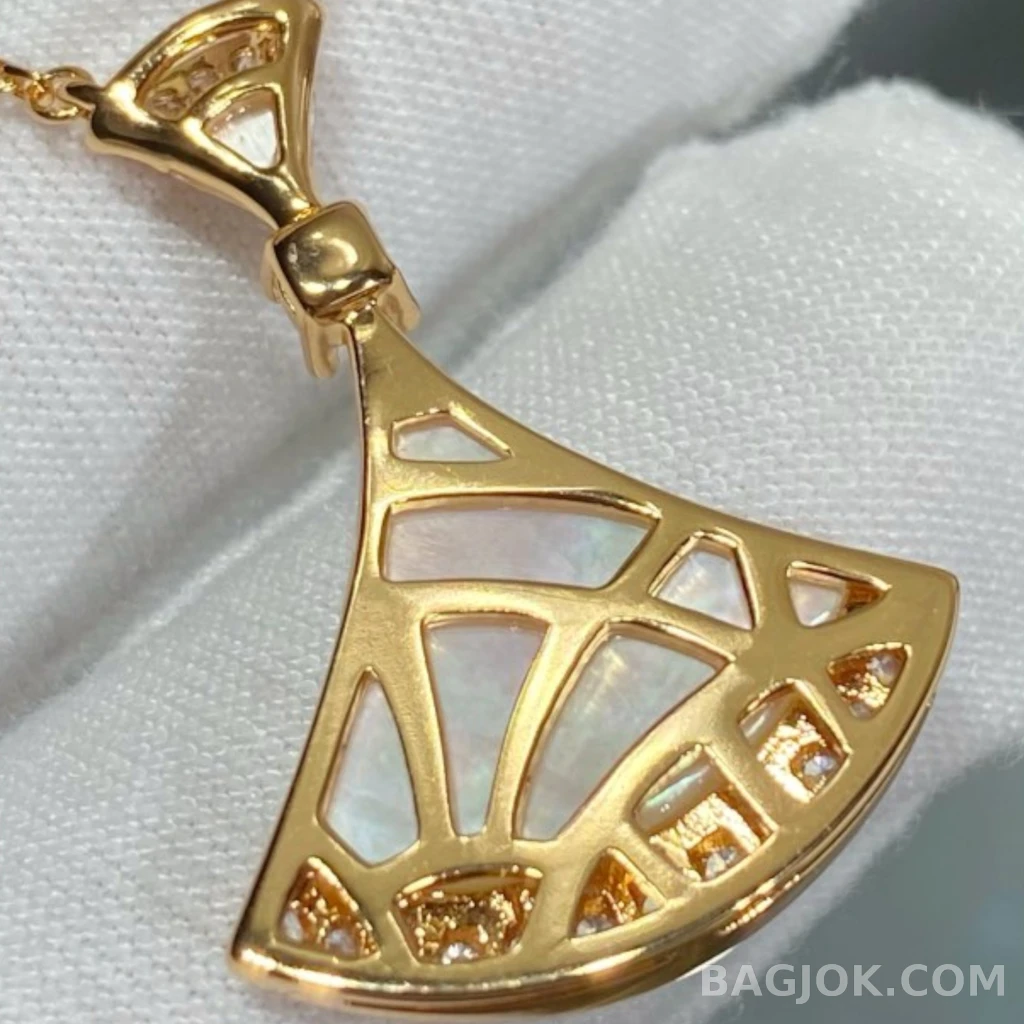 불가리 Bulgari Diva's Dream Half Pavé 목걸이 상세 이미지