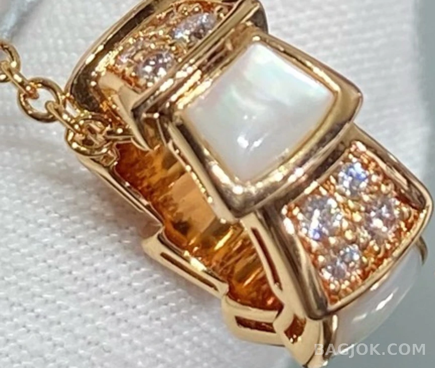 불가리 Bulgari Serpenti Viper Half Pavé 목걸이 상세 이미지