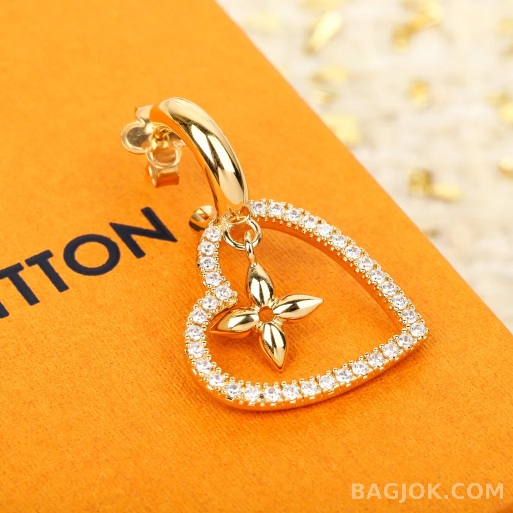 루이비통 Louis Vuitton 하트 로고 귀걸이 상세 이미지
