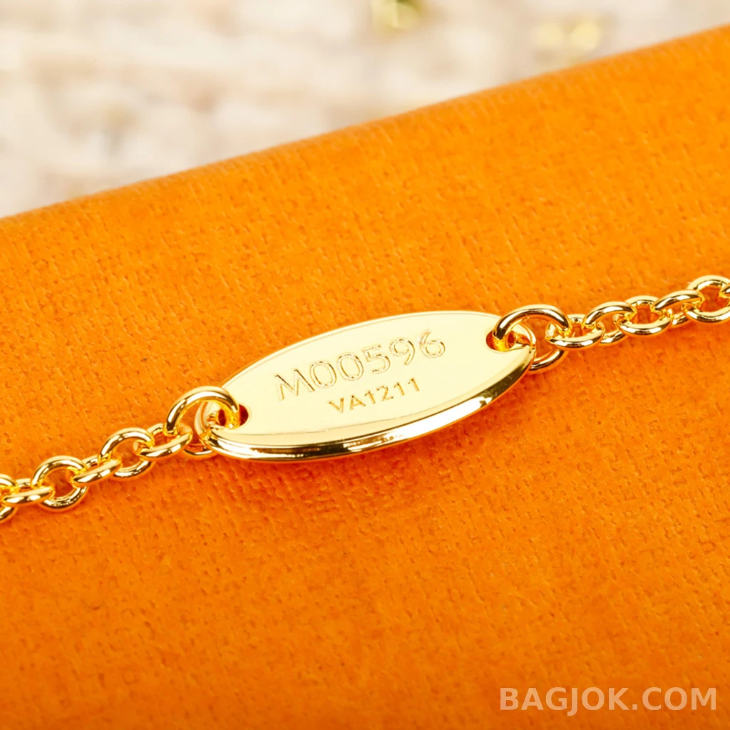 루이비통 Louis Vuitton 하트 스톤 로고 목걸이 상세 이미지