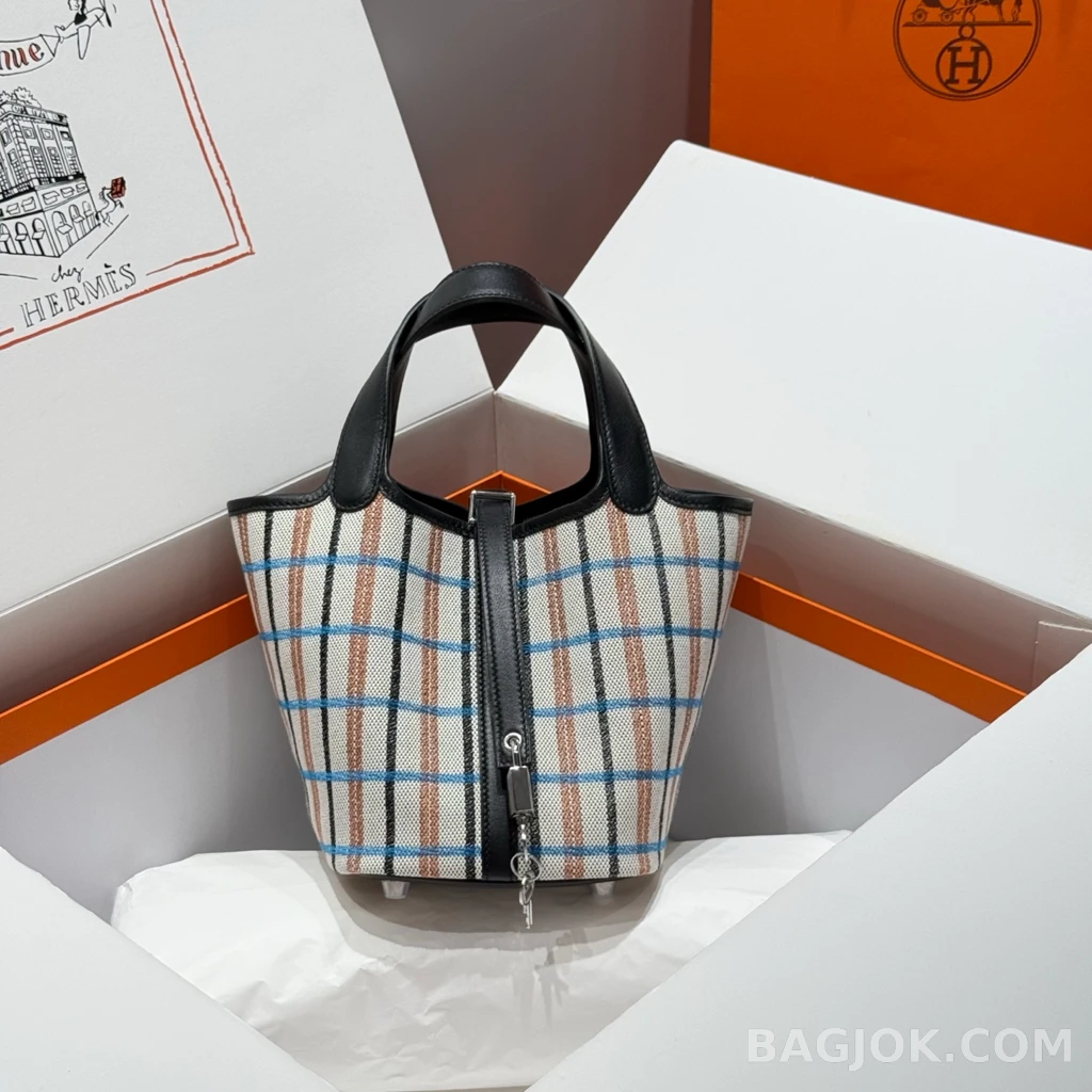 에르메스 Hermes 피코탄 락 18 캔버스 페인팅 '사랑의 미학' 상세 이미지