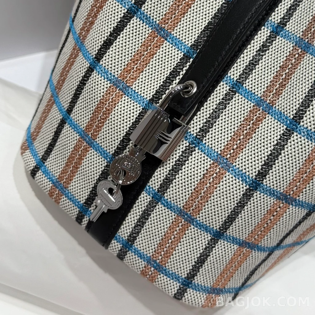 에르메스 Hermes 피코탄 락 18 캔버스 페인팅 '사랑의 미학' 상세 이미지