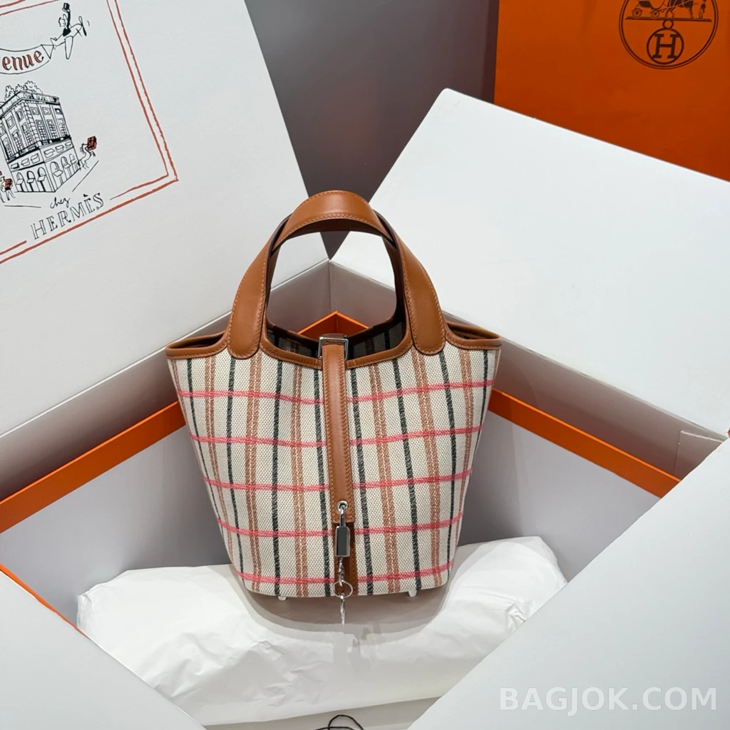에르메스 Hermes 피코탄 락 18 캔버스 페인팅 '사랑의 미학' 상세 이미지