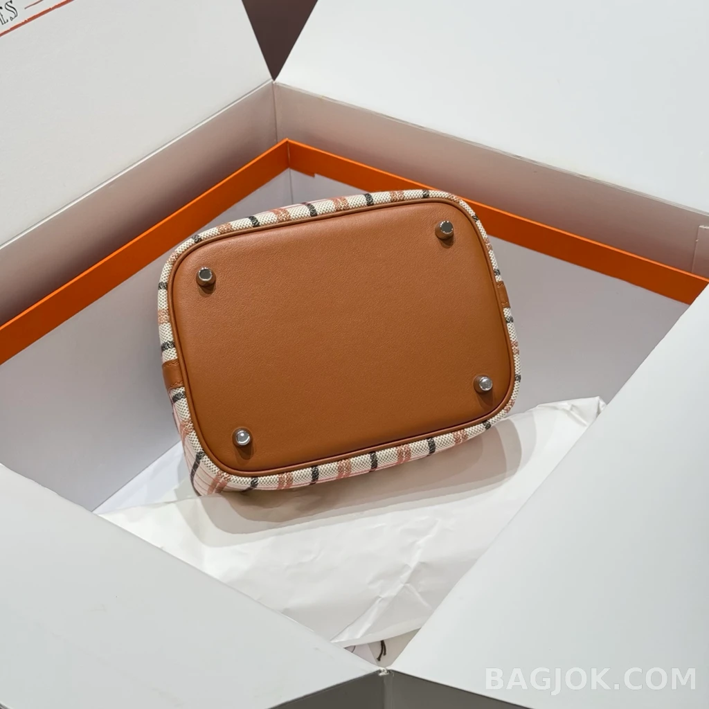 에르메스 Hermes 피코탄 락 18 캔버스 페인팅 '사랑의 미학' 상세 이미지