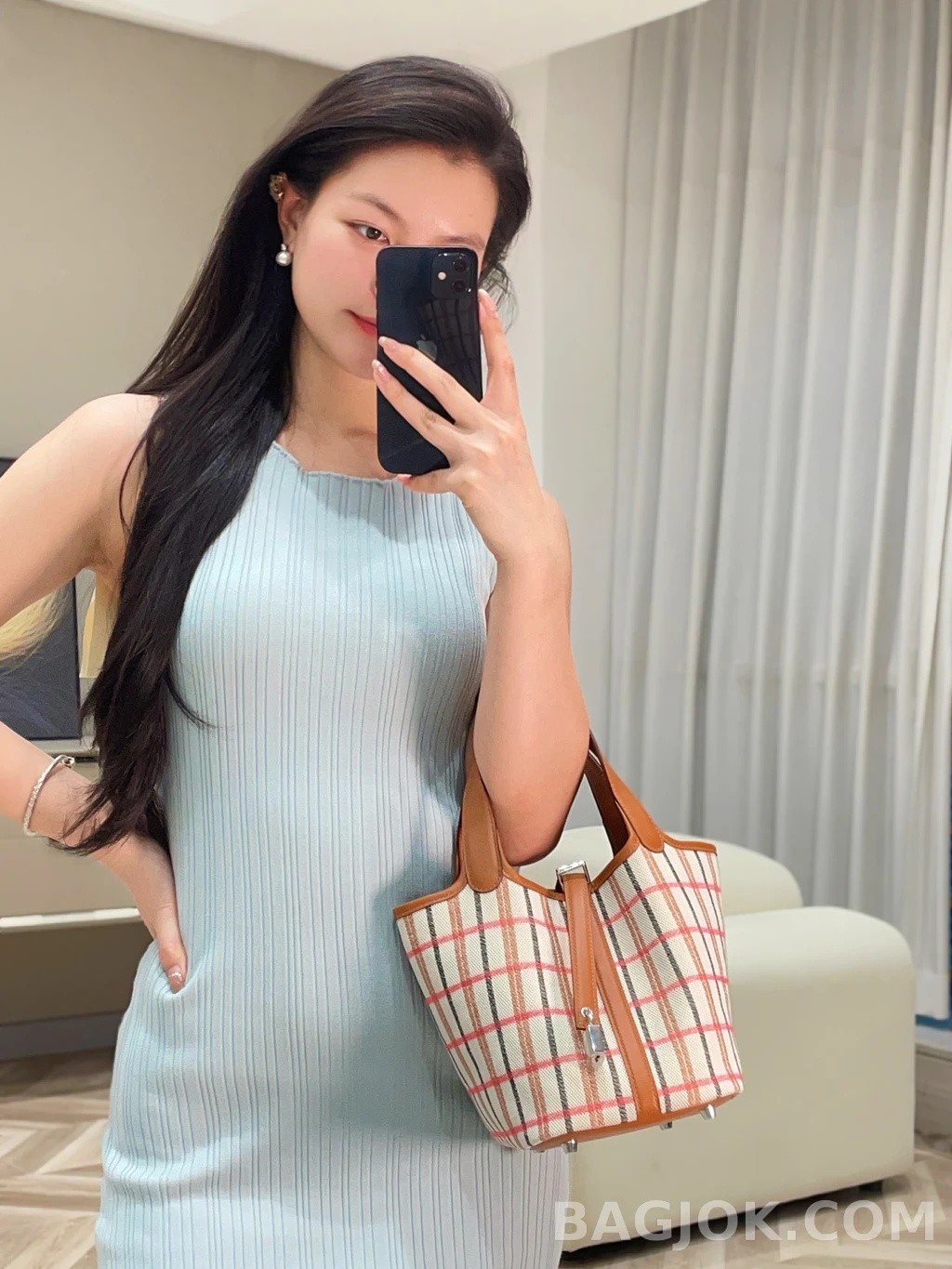 에르메스 Hermes 피코탄 락 18 캔버스 페인팅 '사랑의 미학' 상세 이미지
