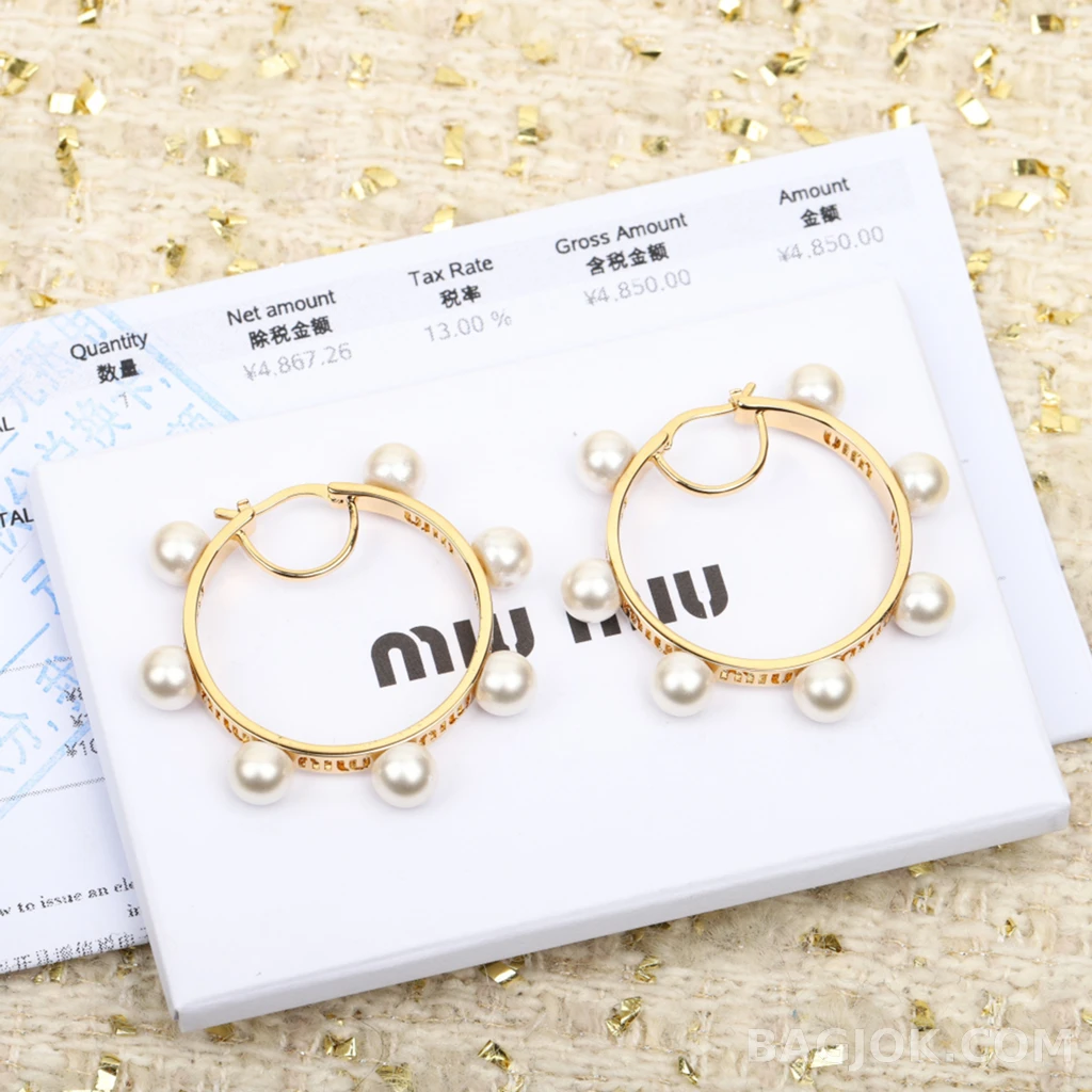 미우미우 Miu Miu 펄 서클 귀걸이 상세 이미지