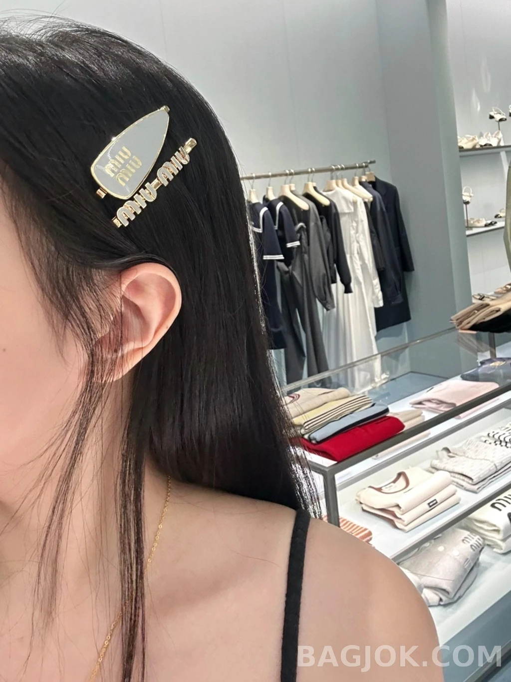 미우미우 Miu Miu 로고 헤어클립 상세 이미지