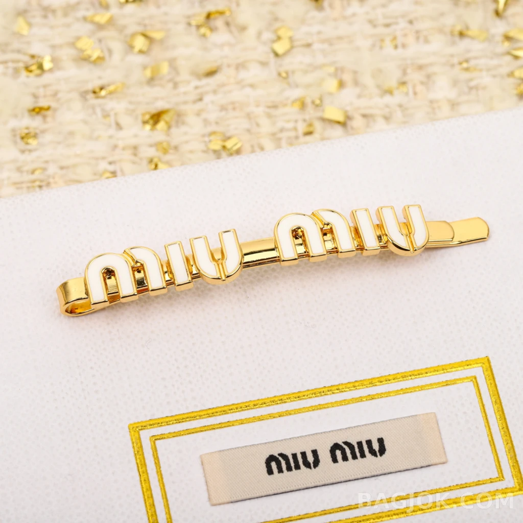 미우미우 Miu Miu 로고 헤어클립 상세 이미지
