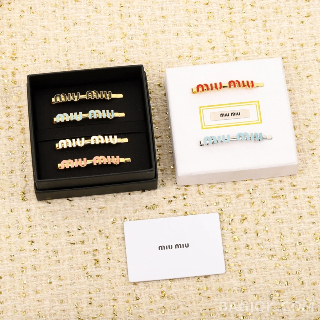 미우미우 Miu Miu 로고 헤어클립 상세 이미지