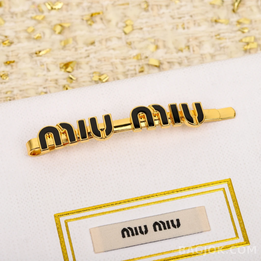 미우미우 Miu Miu 로고 헤어클립 상세 이미지