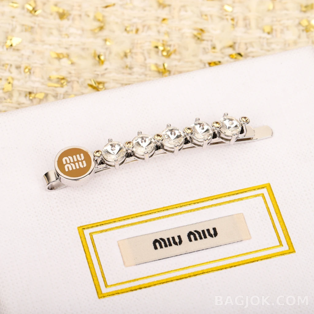 미우미우 Miu Miu 로고 스톤 헤어클립 상세 이미지