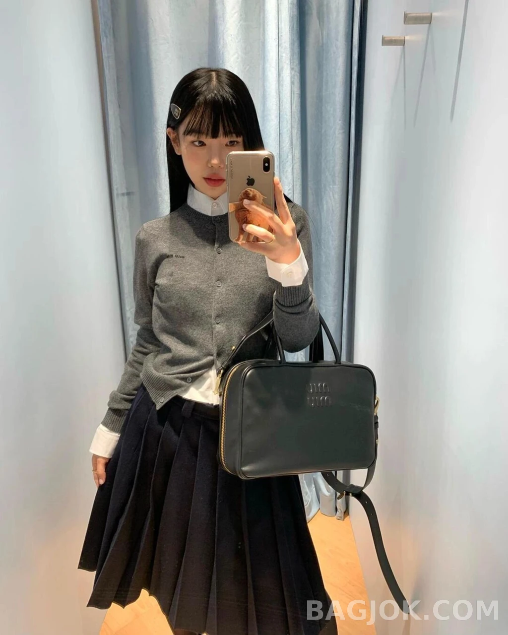 미우미우 Miu Miu 티어드롭 로고 헤어클립 상세 이미지