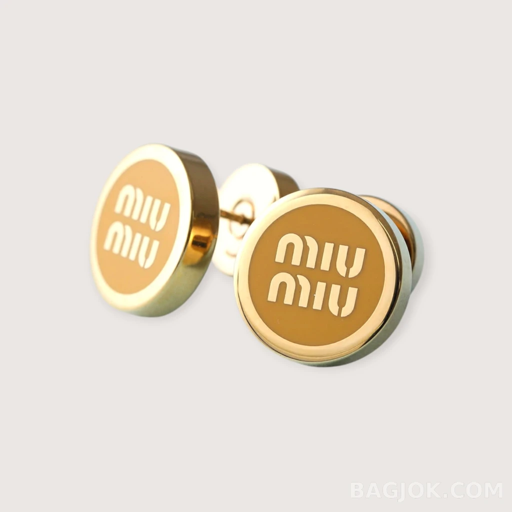 Miu Miu 로고 스터드 귀걸이_대표이미지
