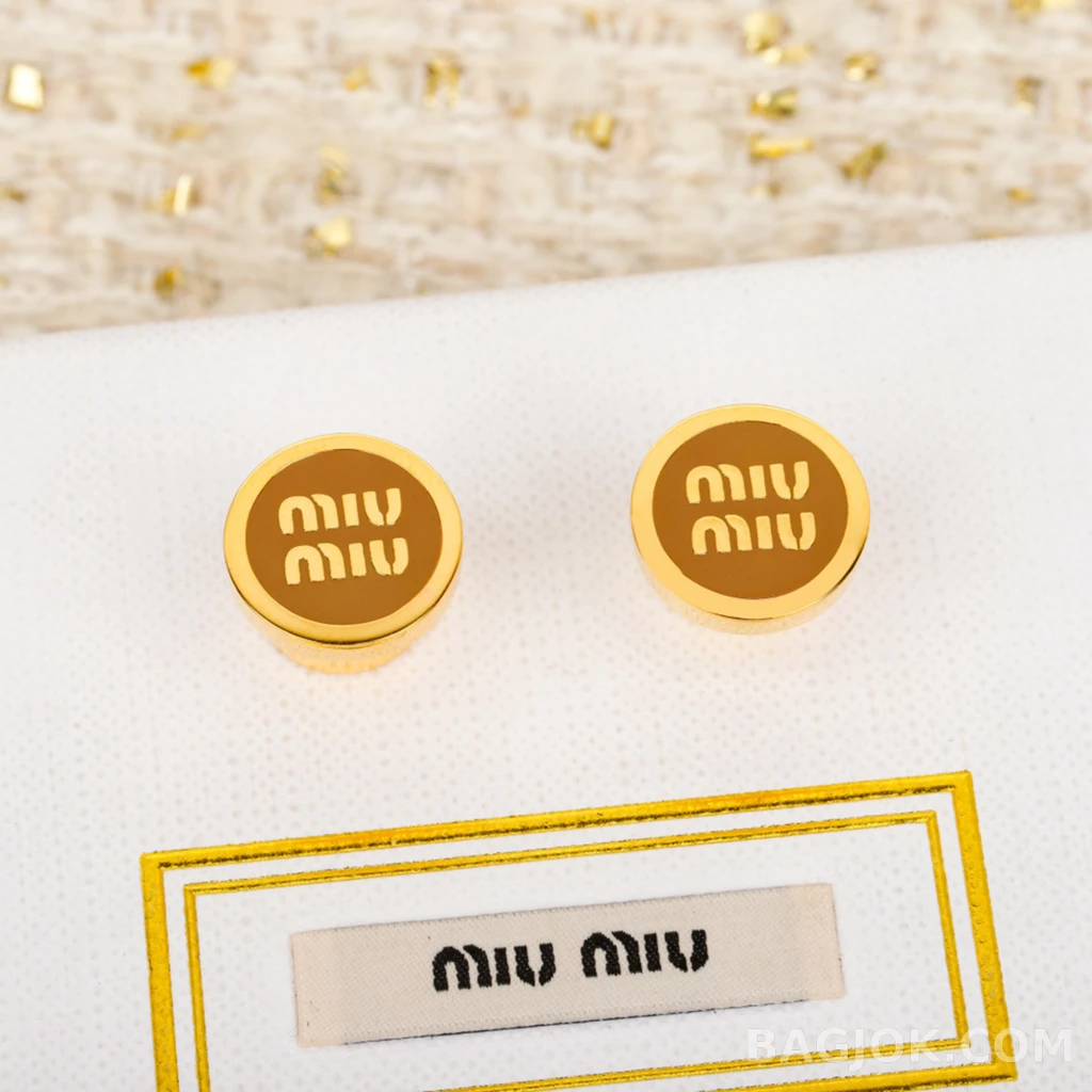 미우미우 Miu Miu 로고 스터드 귀걸이 상세 이미지