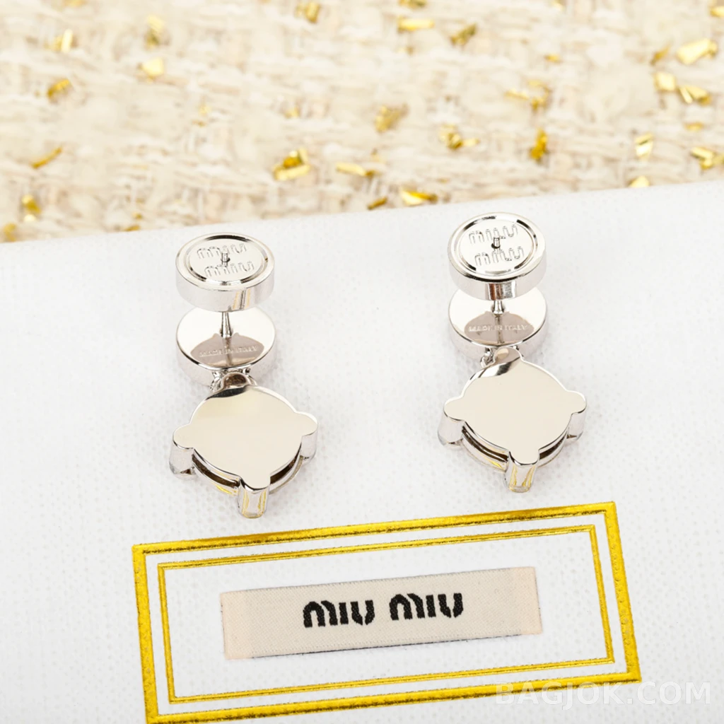 미우미우 Miu Miu 로고 스톤 드롭 귀걸이 상세 이미지
