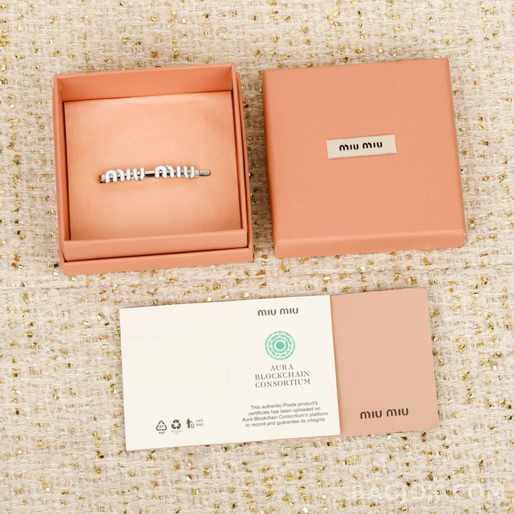 미우미우 Miu Miu 로고 헤어클립 상세 이미지