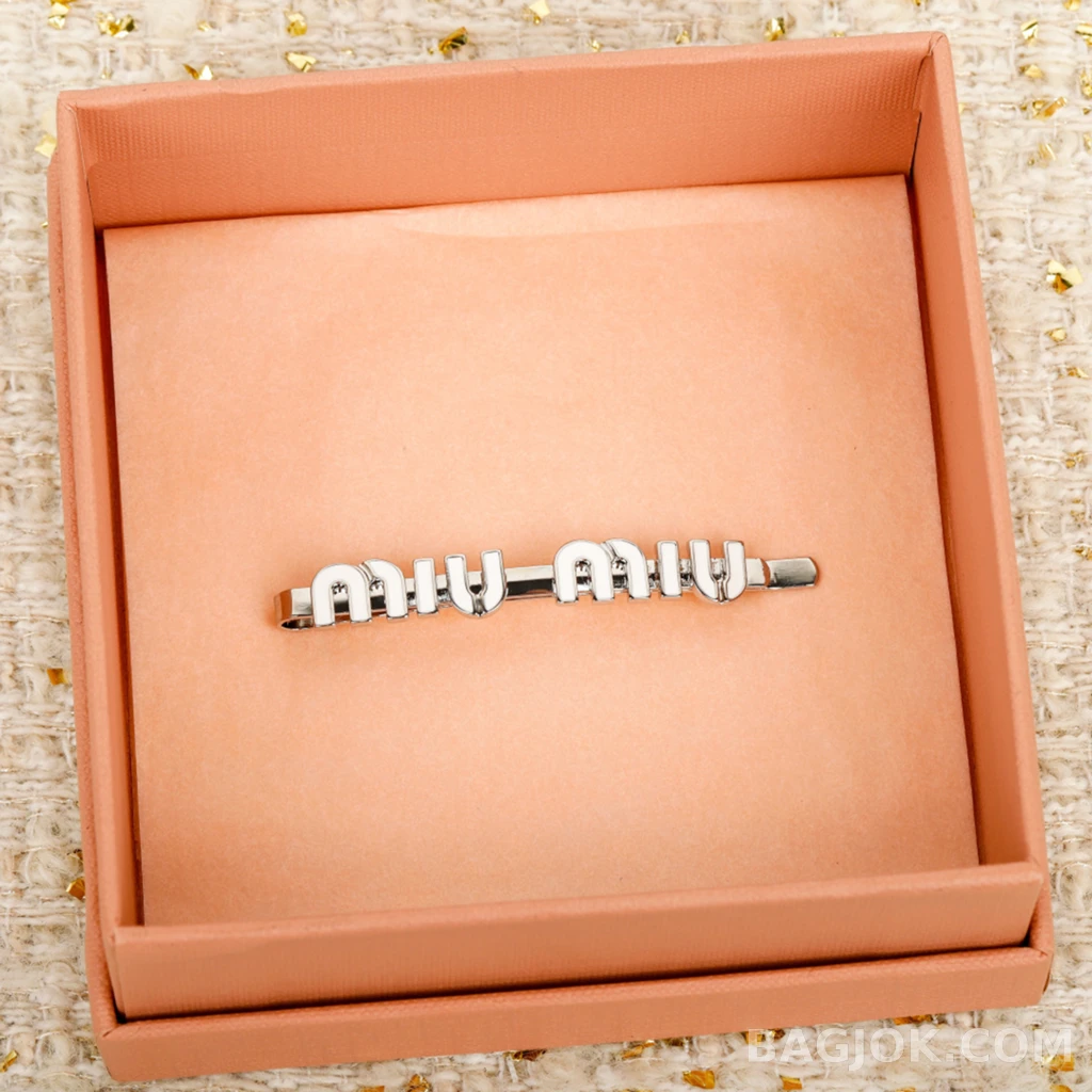 미우미우 Miu Miu 로고 헤어클립 상세 이미지