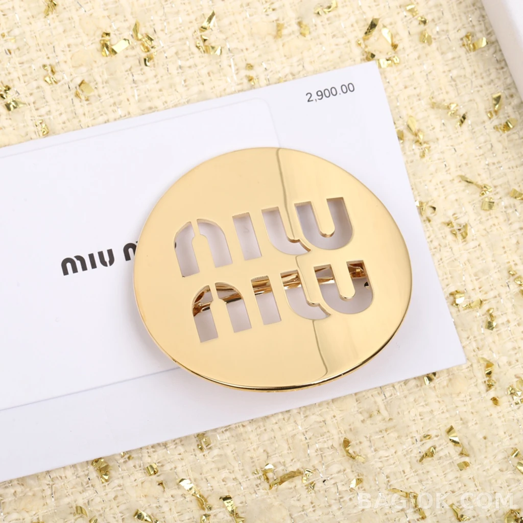 미우미우 Miu Miu 로고 원형 헤어클립 상세 이미지