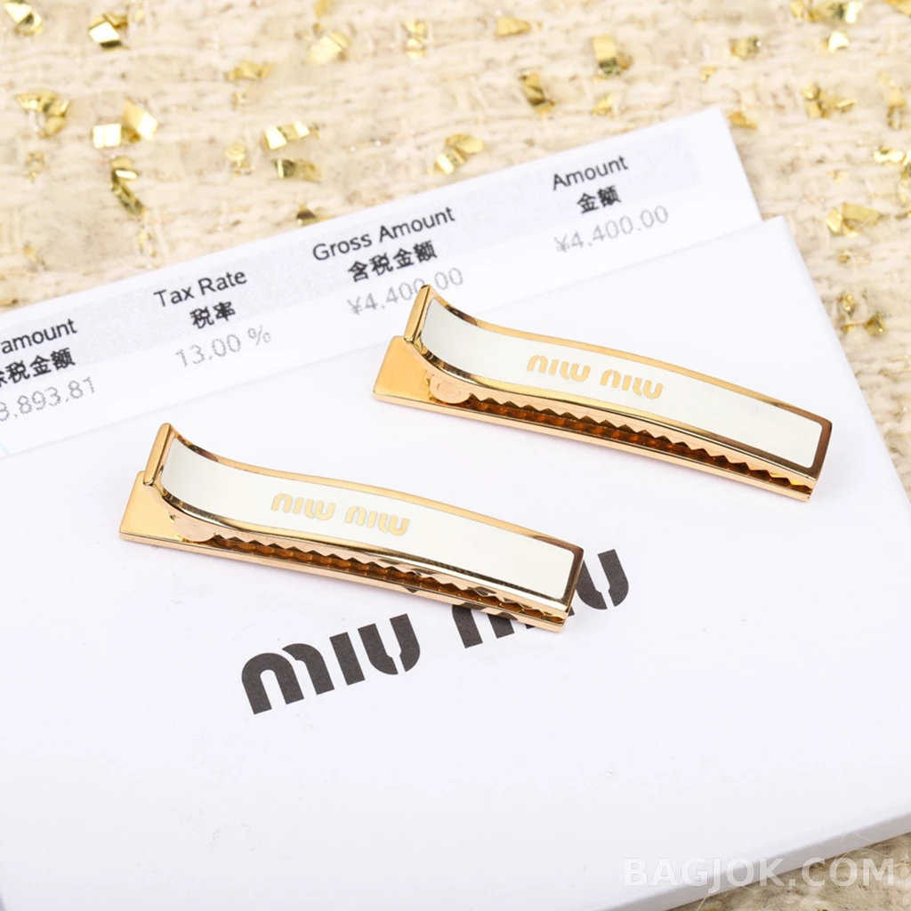 미우미우 Miu Miu 바 로고 헤어클립 상세 이미지