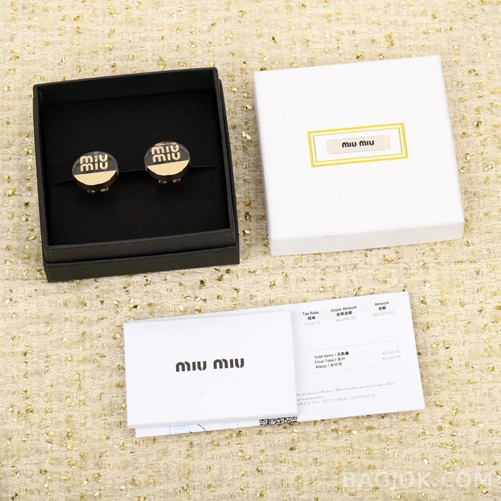 미우미우 Miu Miu 메탈 아크릴 로고 이어클립 상세 이미지