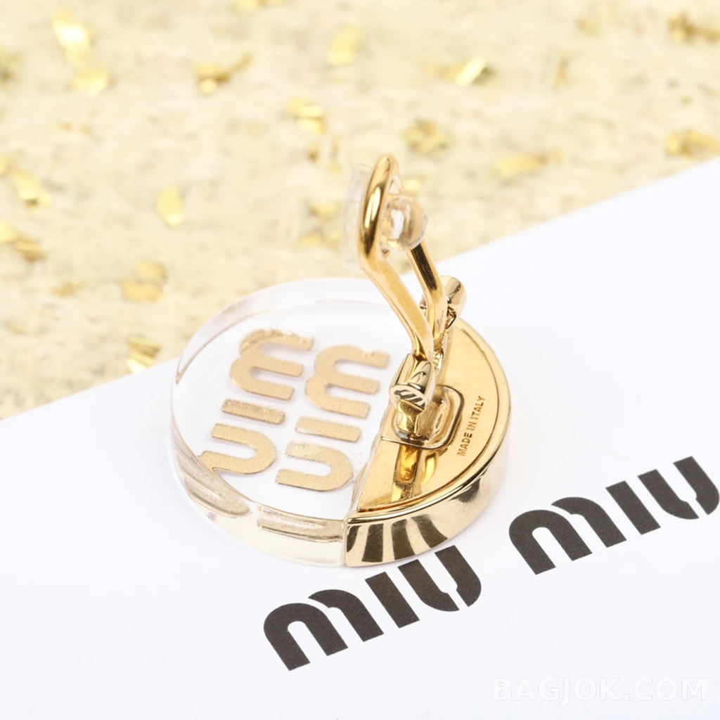 미우미우 Miu Miu 메탈 아크릴 로고 이어클립 상세 이미지