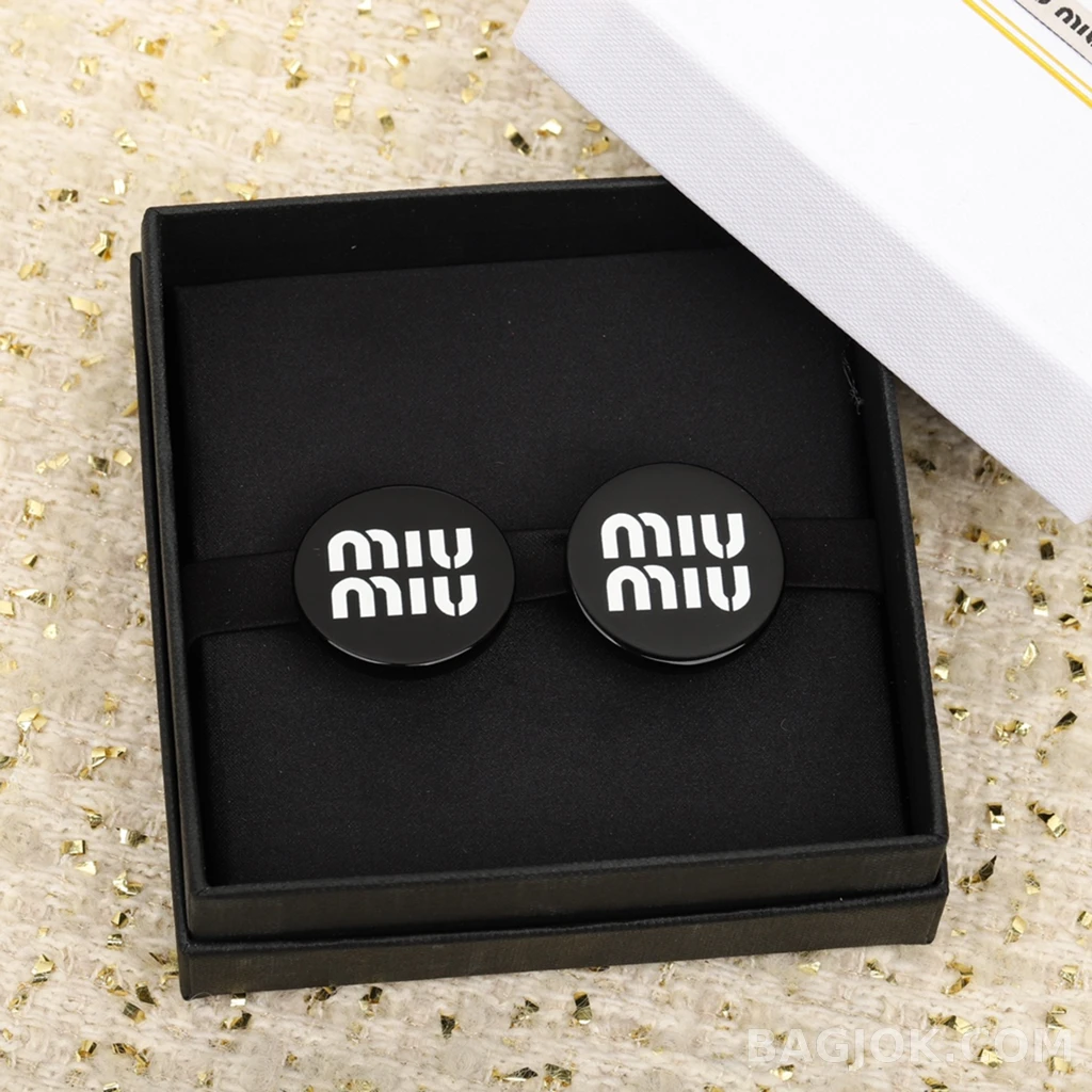 미우미우 Miu Miu 로고 원형 스터드 귀걸이 상세 이미지