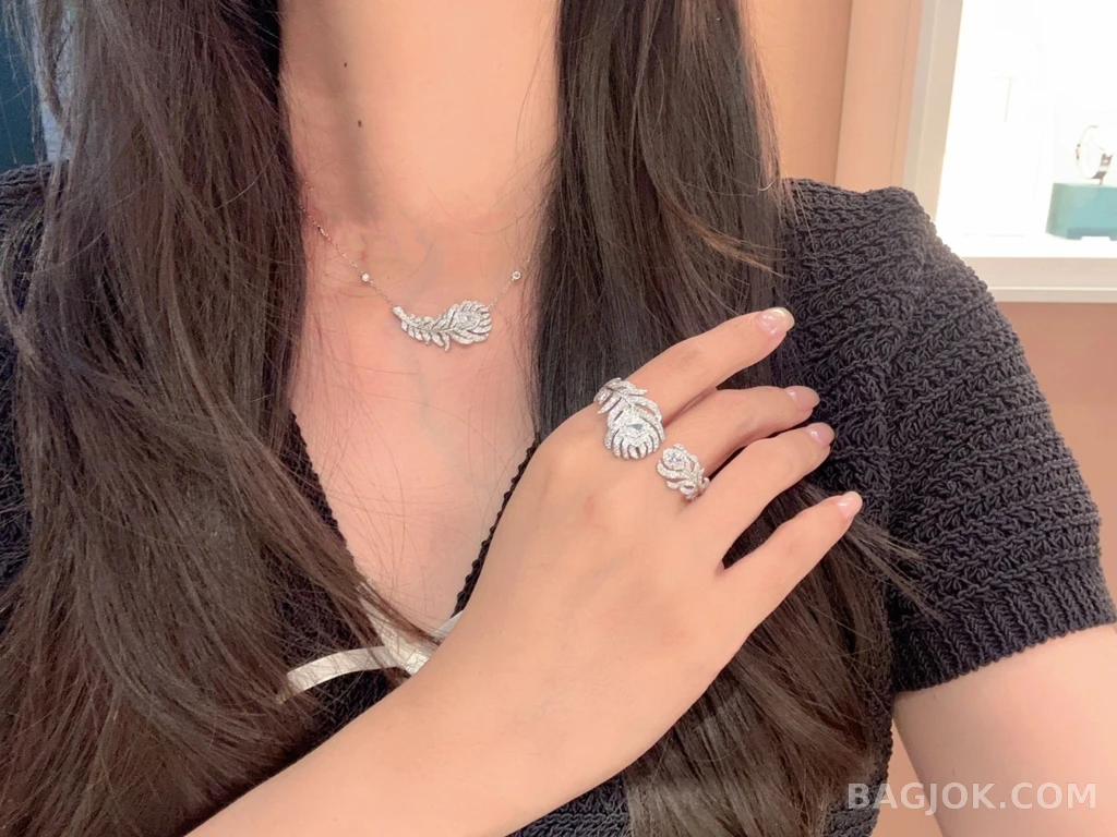 부쉐론 Boucheron 페더 목걸이 상세 이미지