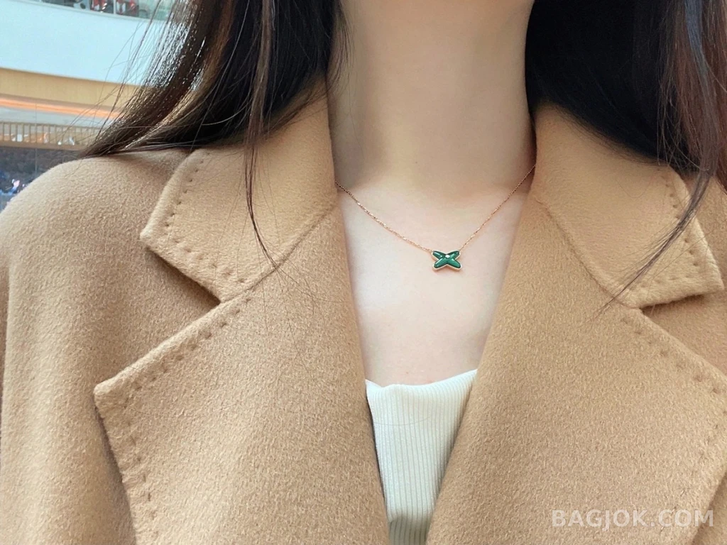 쇼메 Chaumet Liens 크로스 펜던트 목걸이 상세 이미지