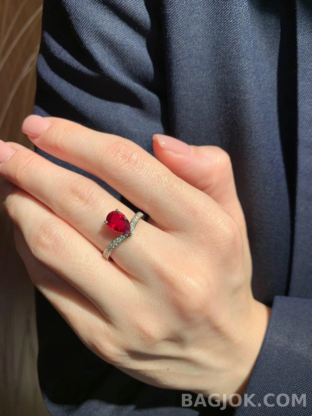 쇼메 Chaumet Joséphine 레드 스톤 반지 상세 이미지