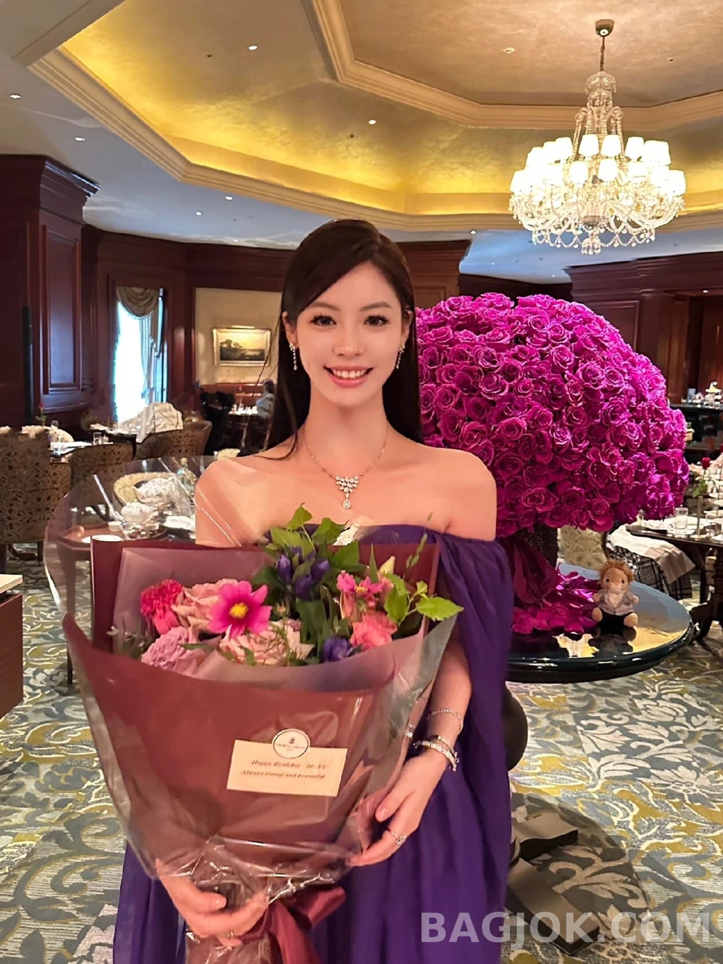 쇼메 Chaumet Joséphine 티어드롭 풀스톤 목걸이 상세 이미지