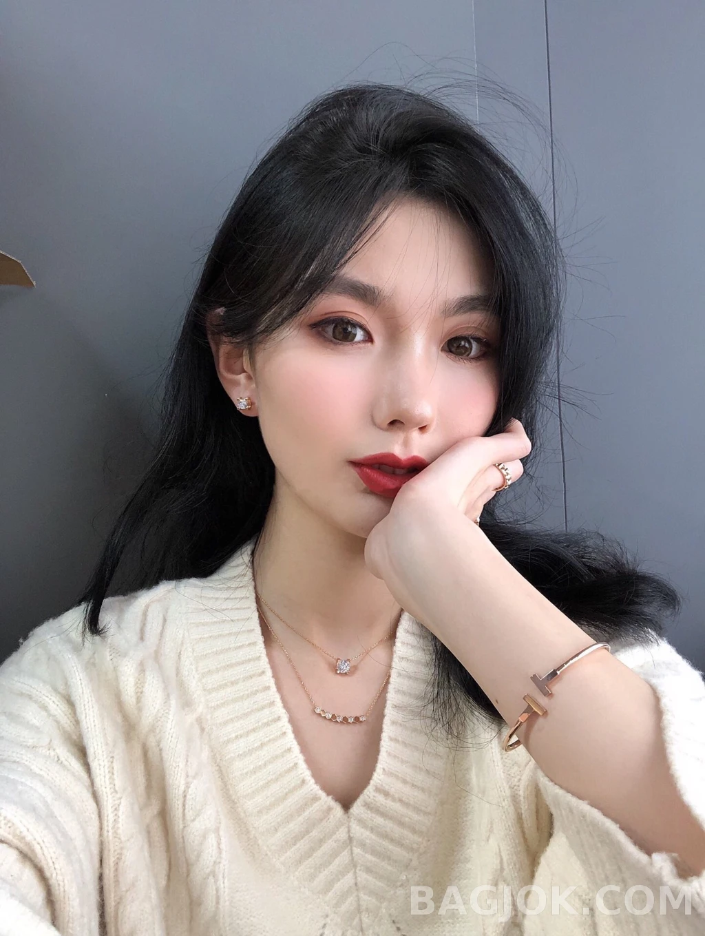 쇼메 Chaumet Bee My Love 헥사곤 바 목걸이 상세 이미지