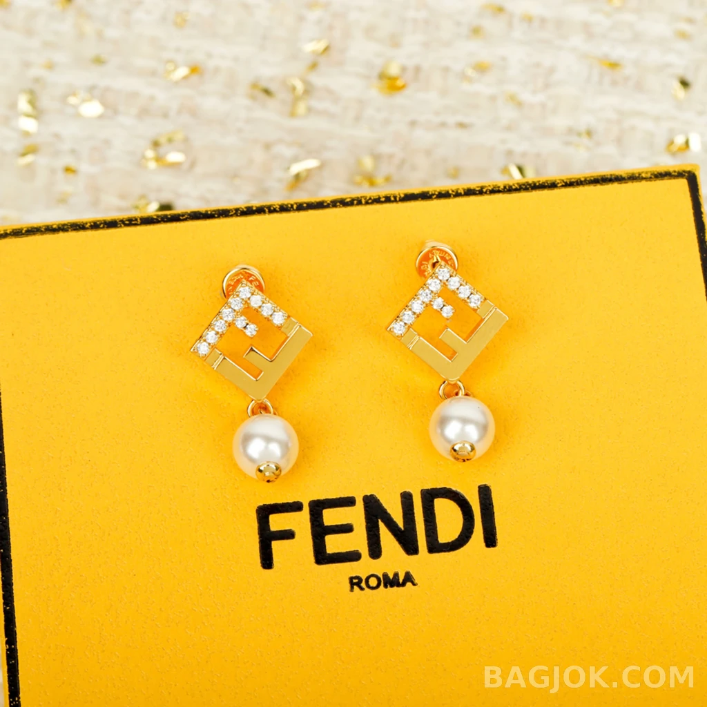 펜디 Fendi 로고 펄 귀걸이 상세 이미지