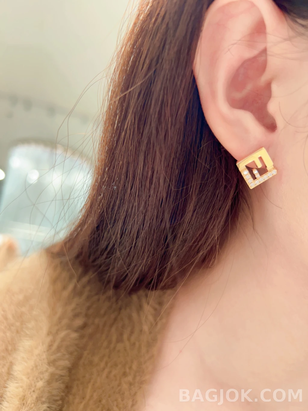 펜디 Fendi 로고 스터드 귀걸이 상세 이미지