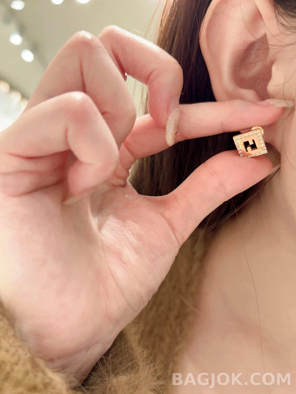 펜디 Fendi 로고 풀스톤 스터드 귀걸이 상세 이미지