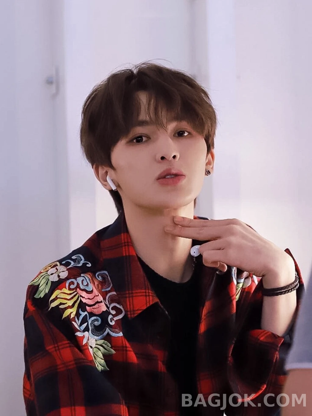구찌 Gucci 인터로킹 G 실버 이어링 상세 이미지