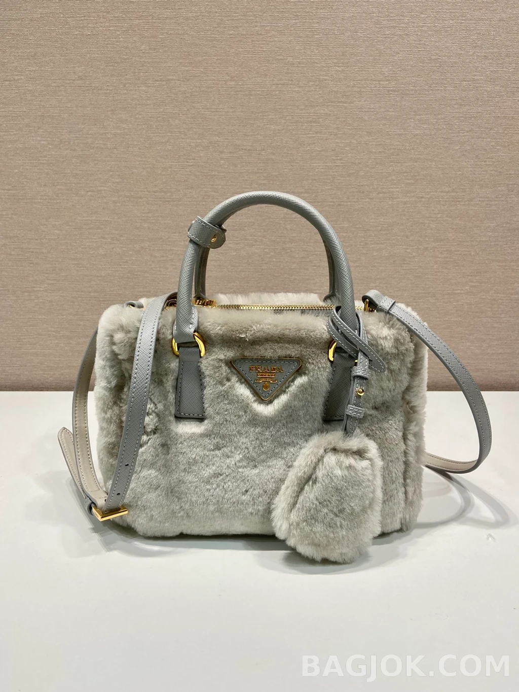 프라다 Prada 미니 킬러 퍼 백 상세 이미지