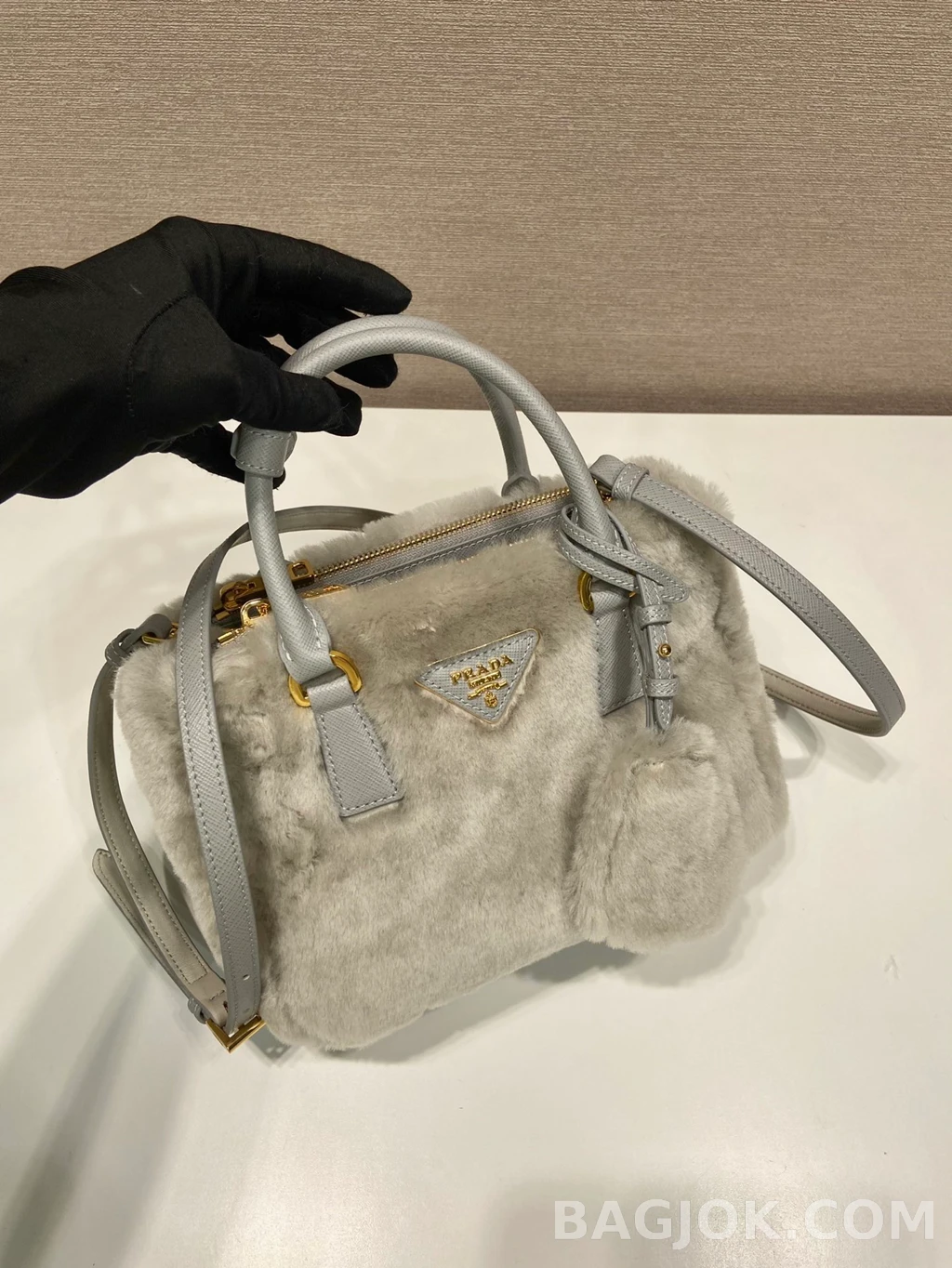 프라다 Prada 미니 킬러 퍼 백 상세 이미지