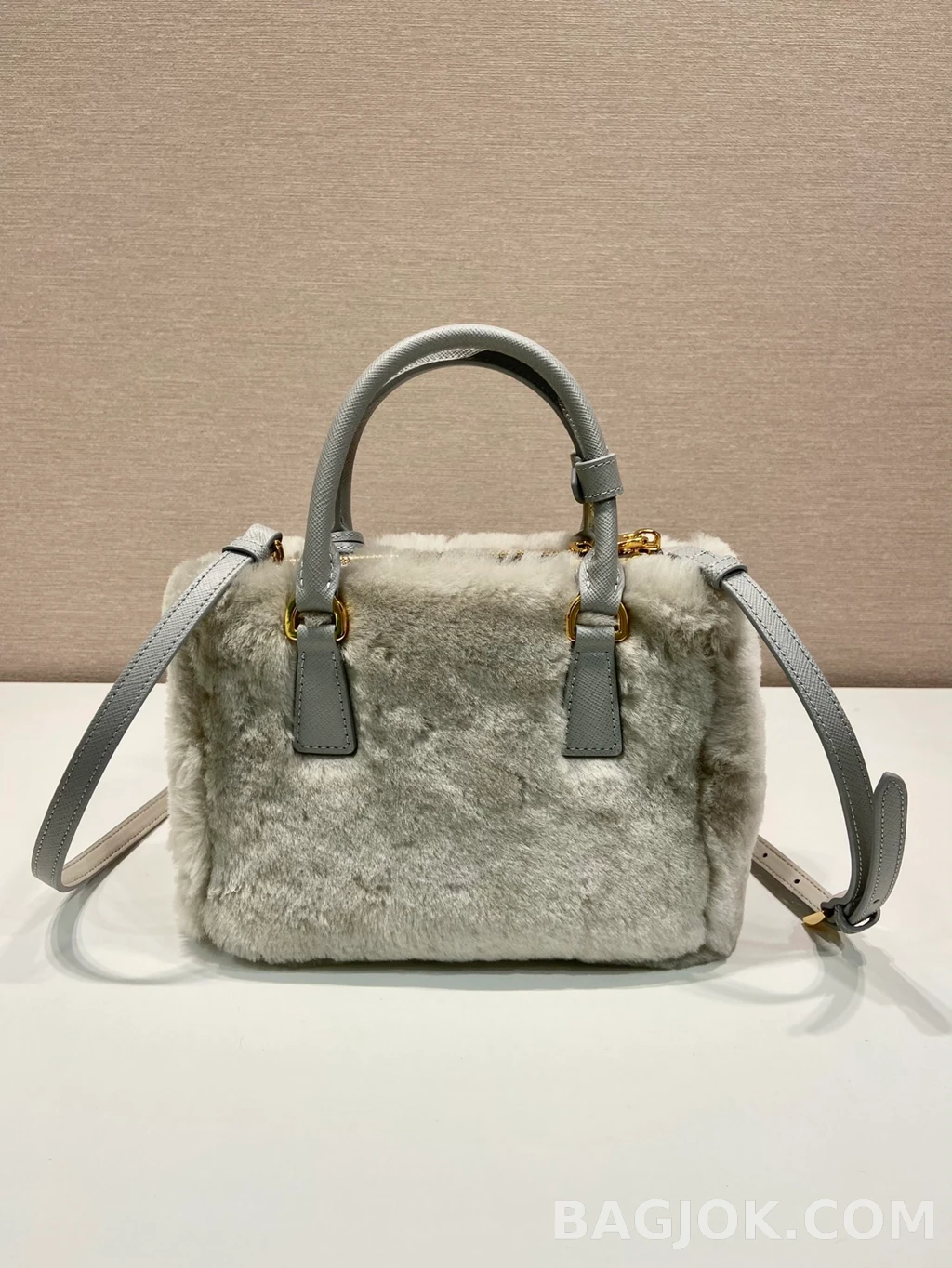 프라다 Prada 미니 킬러 퍼 백 상세 이미지