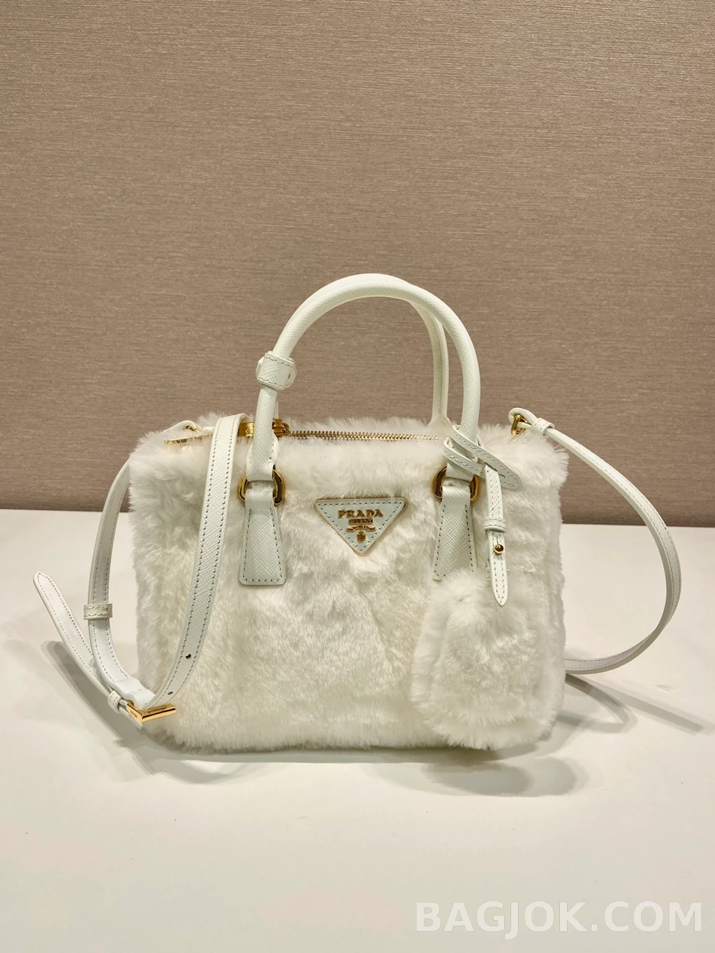 프라다 Prada 미니 킬러 퍼 백 상세 이미지